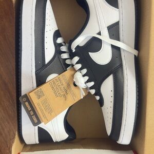 Nike Black and White Sneakers Classic Dunk Style
